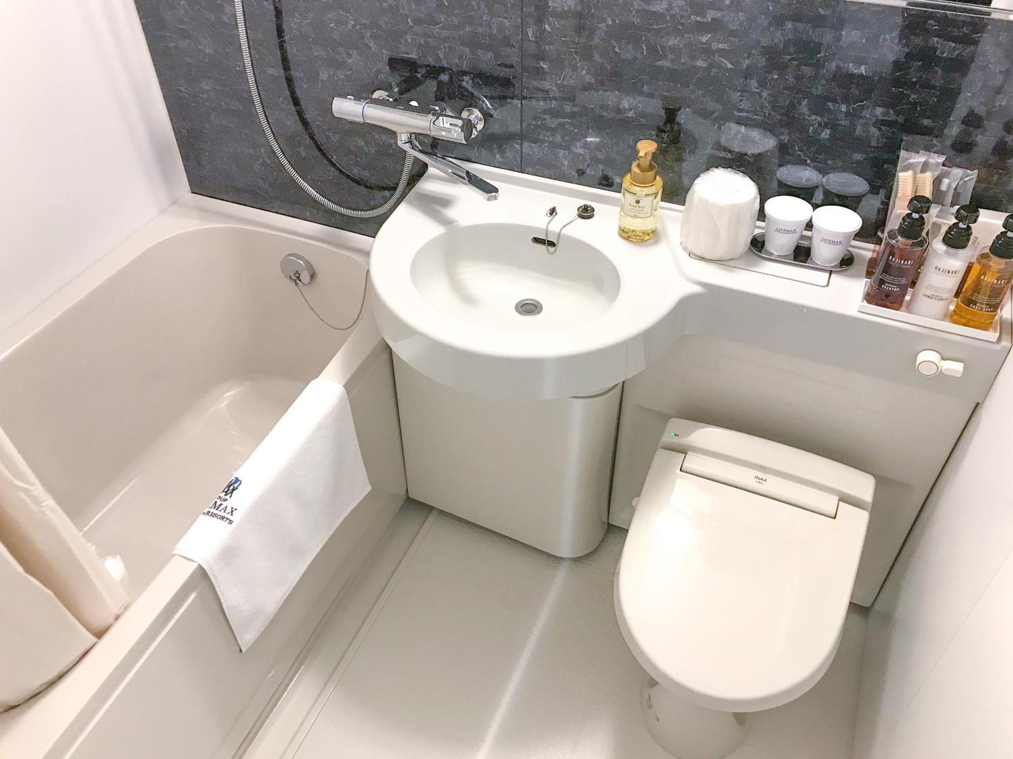Hotel Livemax Budget Iyo Mishima Shikokuchuo Eksteriør billede